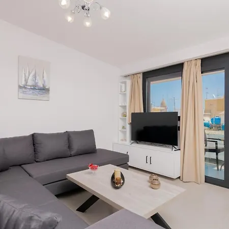 Apartment Ervin's By 